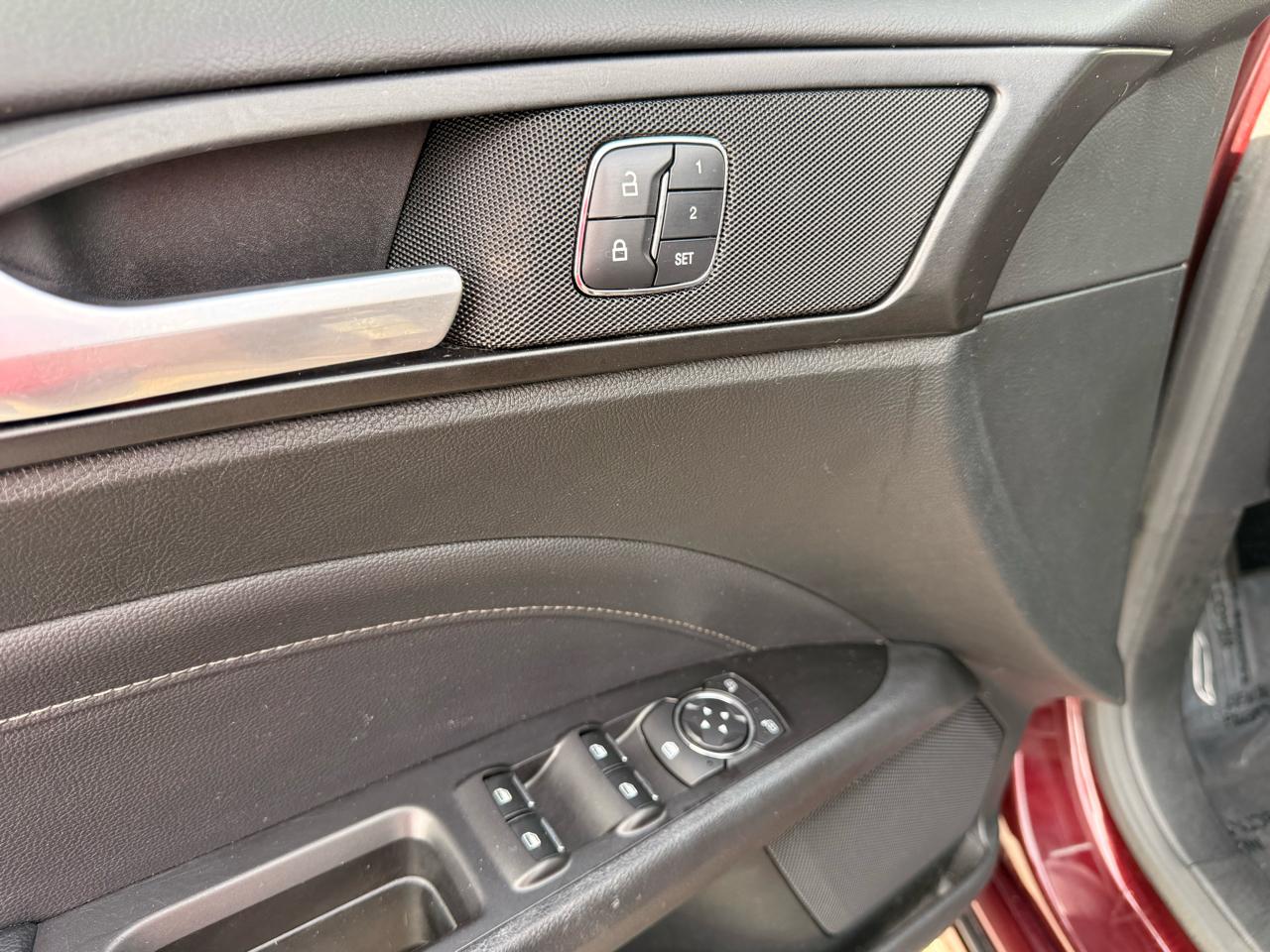 Ford Fusion Titanium FWD 2017