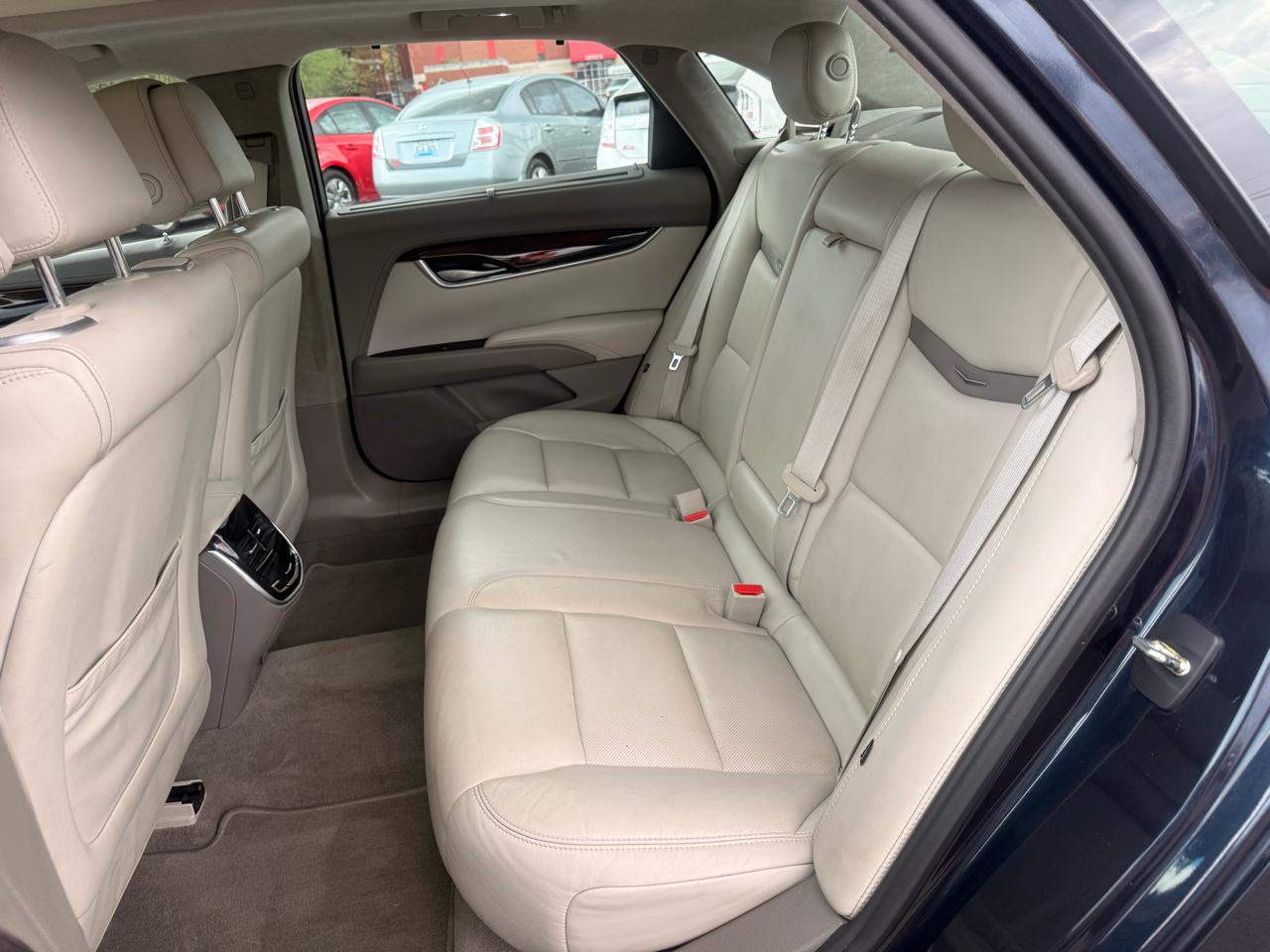 Cadillac XTS 4dr Sdn Platinum AWD 2013