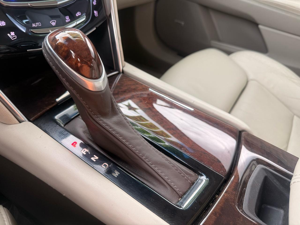 Cadillac XTS 4dr Sdn Platinum AWD 2013