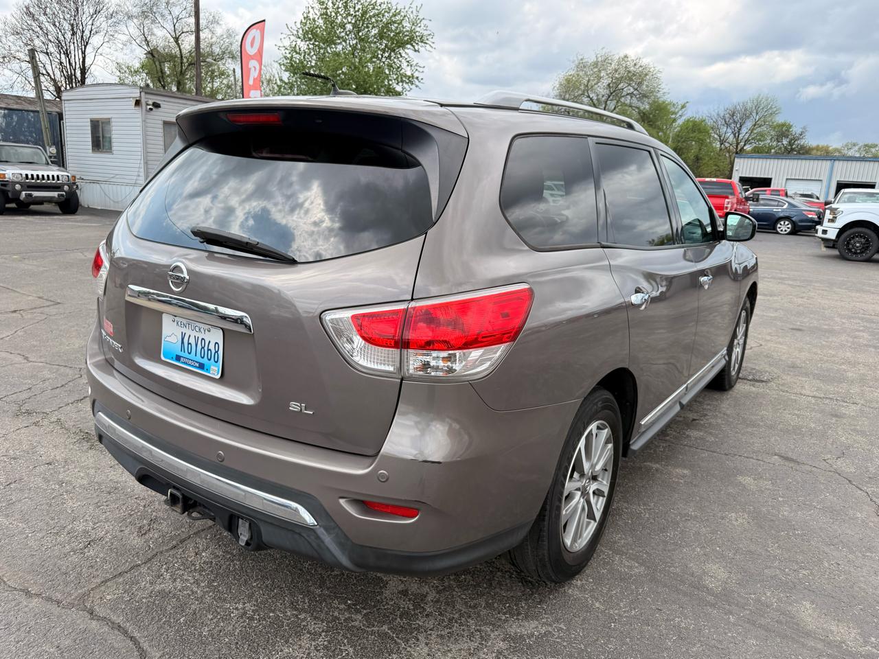 Nissan Pathfinder 2WD 4dr SL 2013