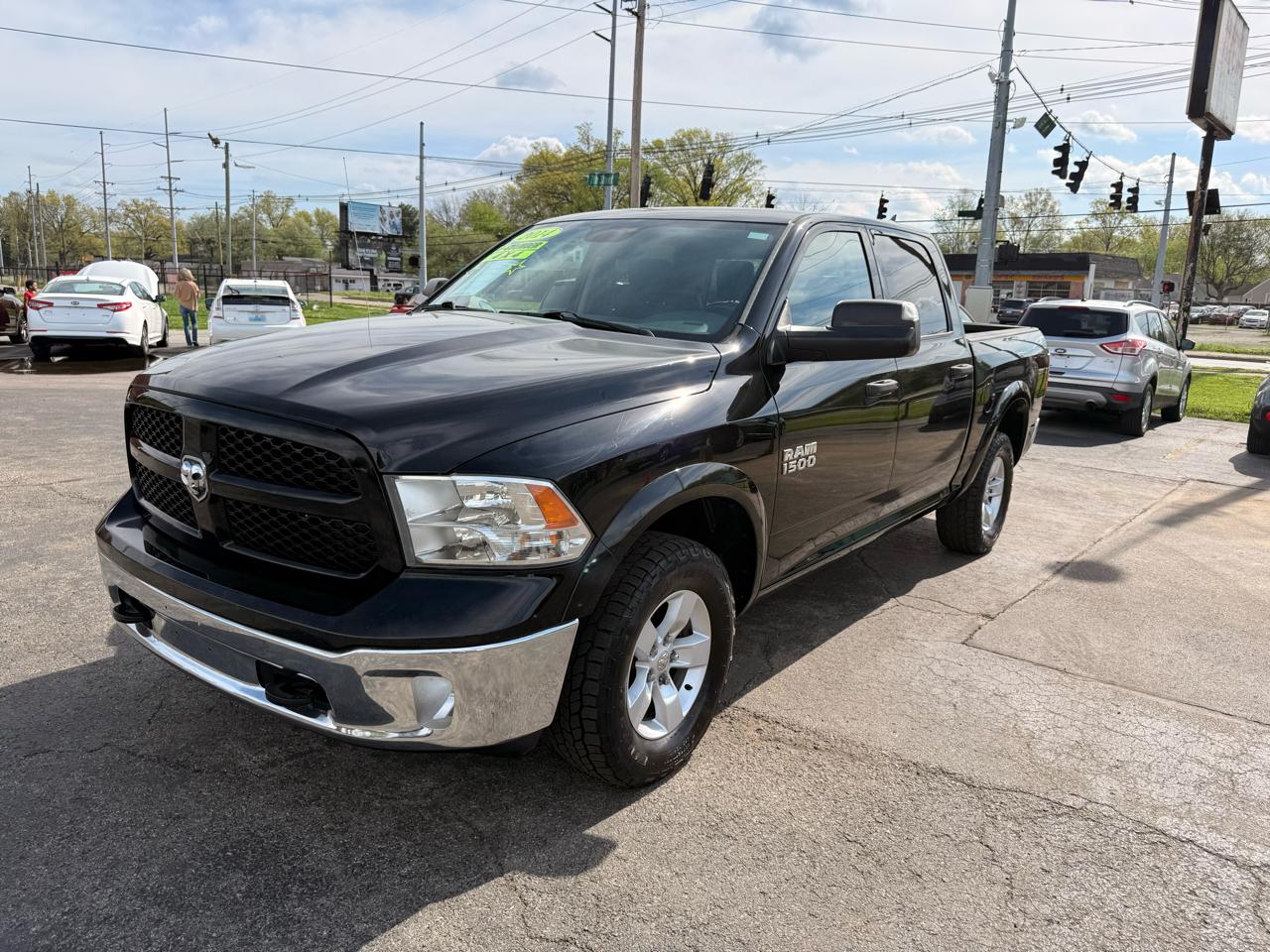RAM 1500 4WD Crew Cab 140.5" Outdoorsman 2014