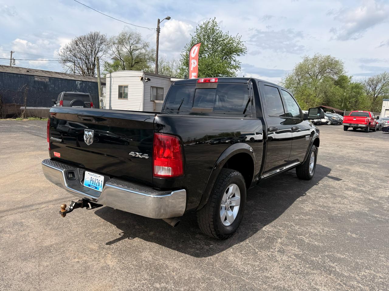 RAM 1500 4WD Crew Cab 140.5" Outdoorsman 2014