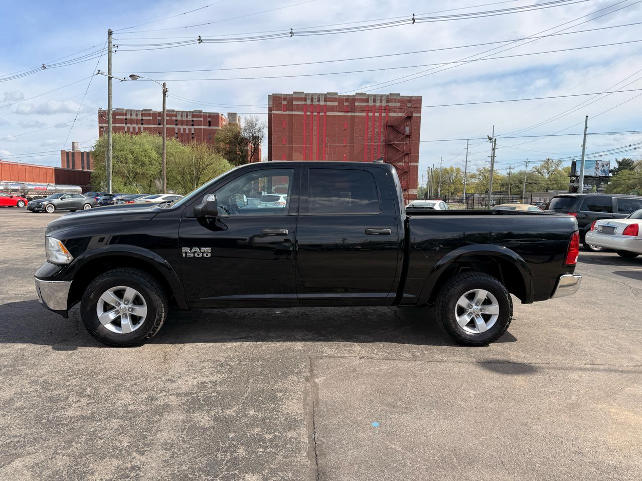 RAM 1500 4WD Crew Cab 140.5" Outdoorsman 2014