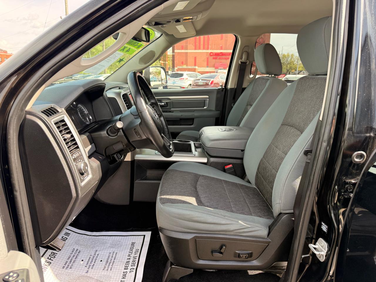 RAM 1500 4WD Crew Cab 140.5" Outdoorsman 2014