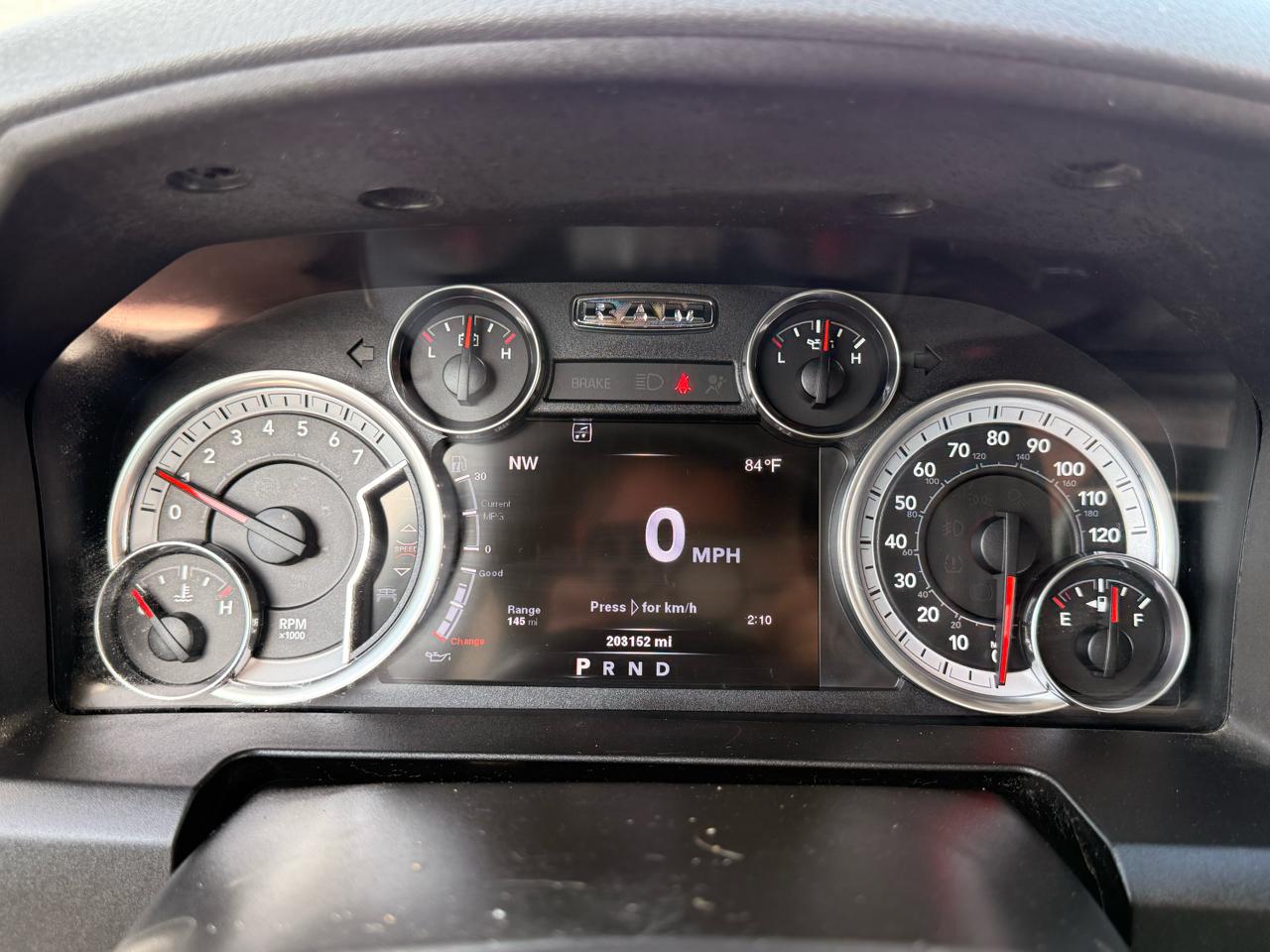 RAM 1500 4WD Crew Cab 140.5" Outdoorsman 2014