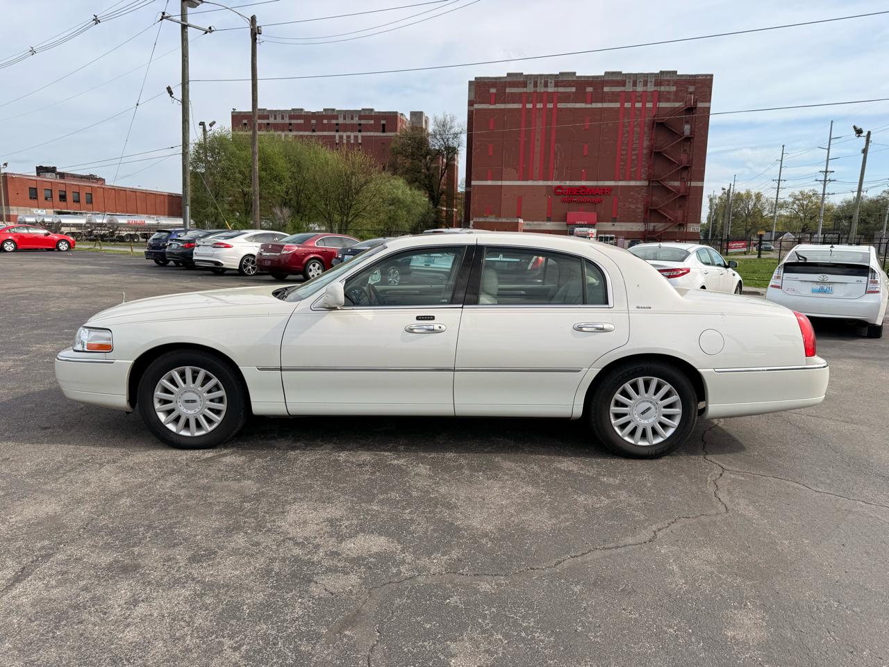 Lincoln Town Car 4dr Sdn Ultimate 2004