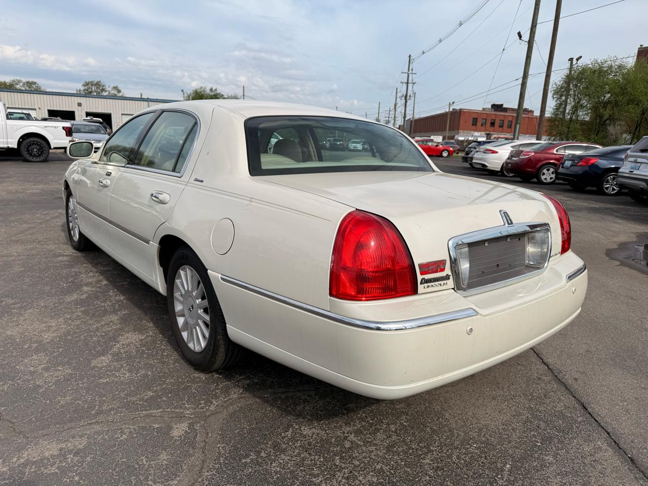 Lincoln Town Car 4dr Sdn Ultimate 2004