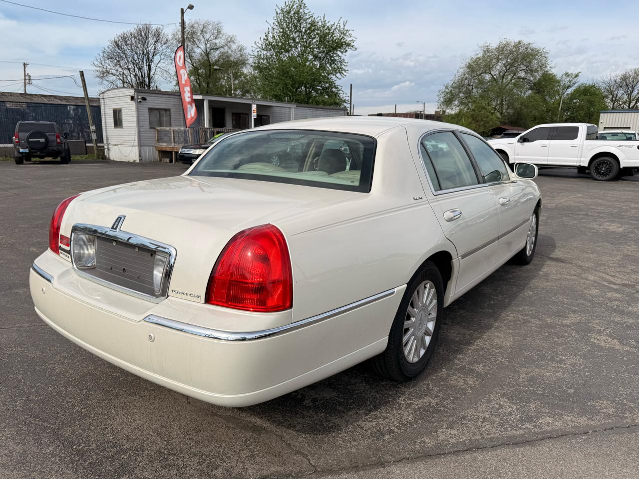 Lincoln Town Car 4dr Sdn Ultimate 2004
