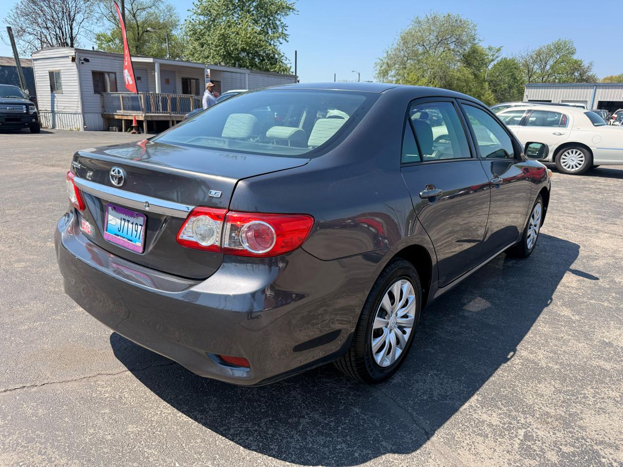 Toyota Corolla 4dr Sdn Auto LE (Natl) 2012