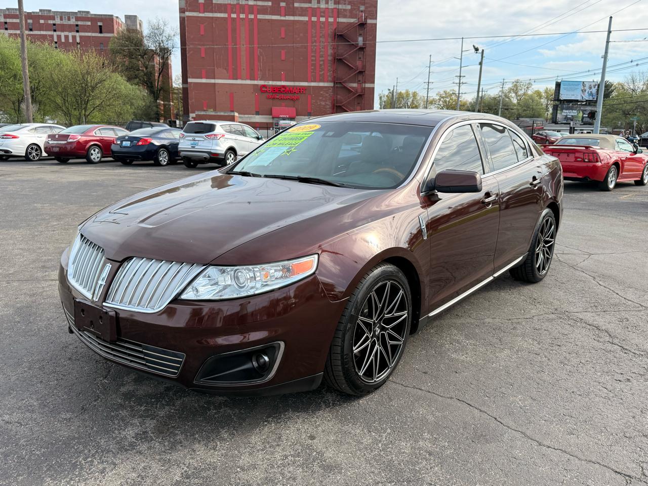 Lincoln MKS 4dr Sdn FWD 2009