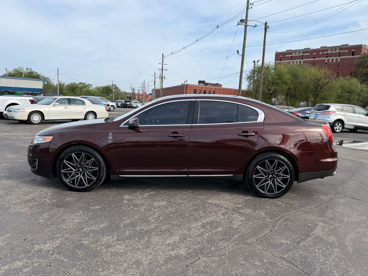 Lincoln MKS 4dr Sdn FWD 2009