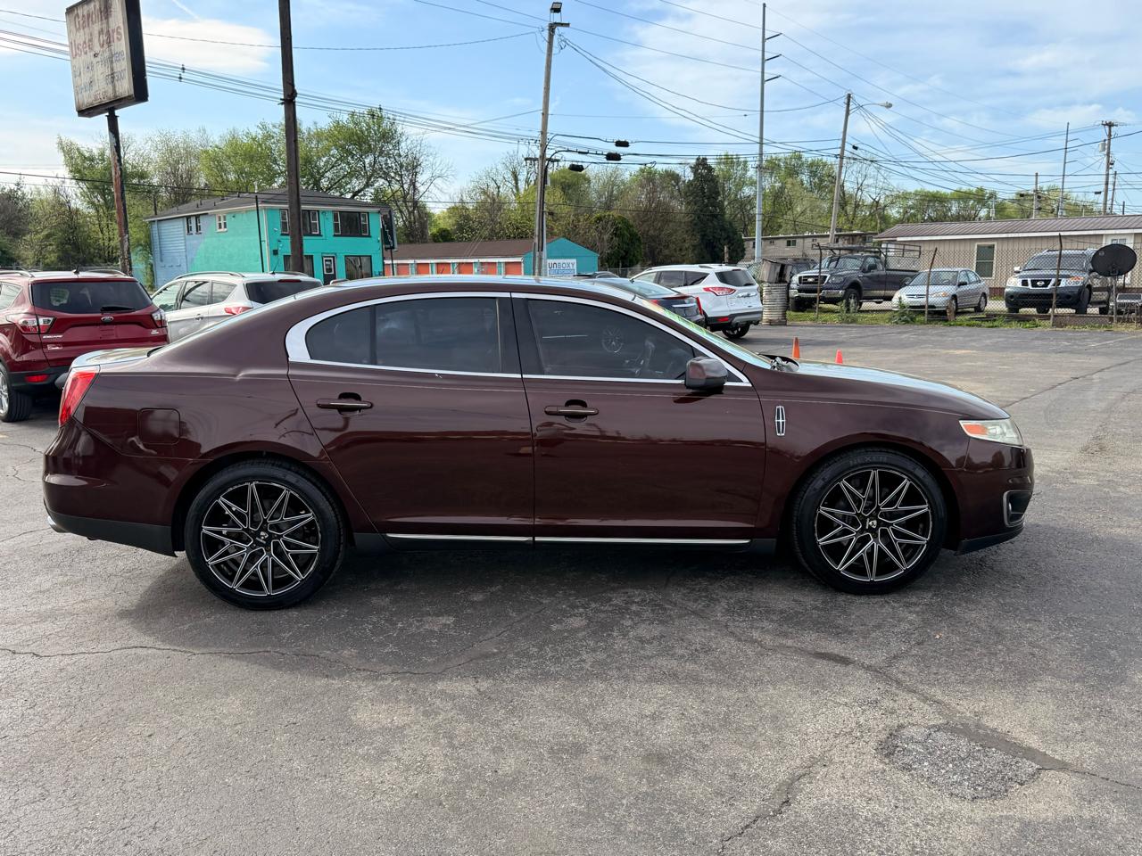 Lincoln MKS 4dr Sdn FWD 2009
