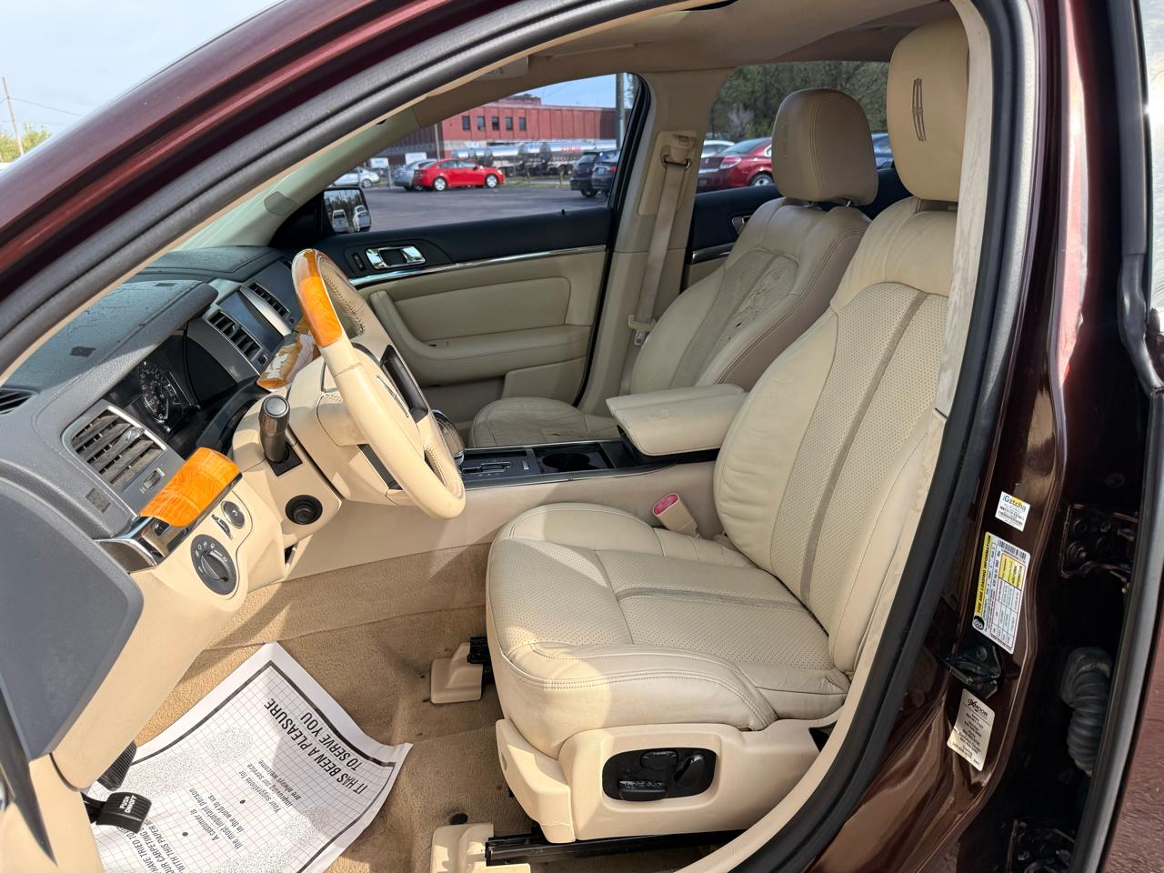 Lincoln MKS 4dr Sdn FWD 2009