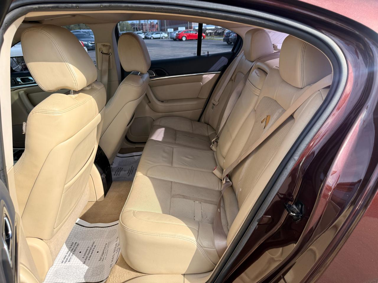 Lincoln MKS 4dr Sdn FWD 2009