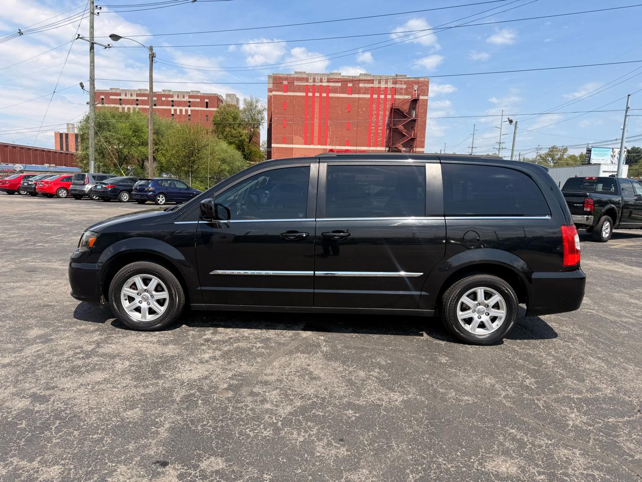 Chrysler Town & Country 4dr Wgn Touring 2012