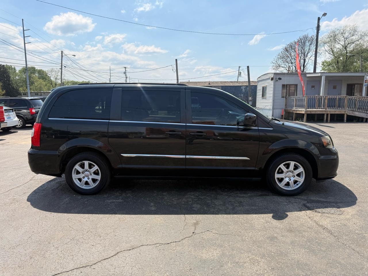 Chrysler Town & Country 4dr Wgn Touring 2012