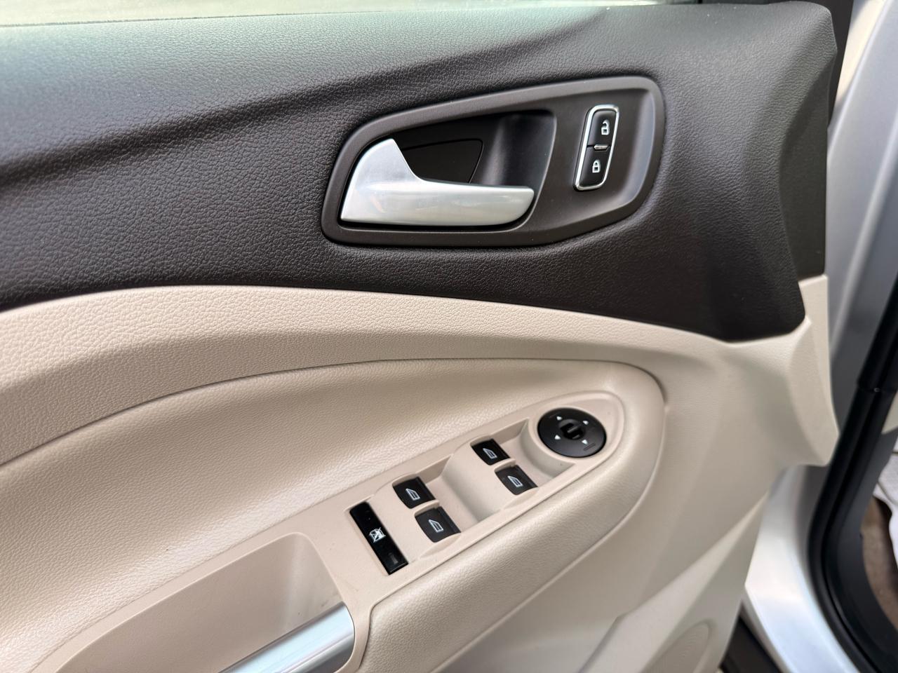 Ford Escape FWD 4dr SE 2014