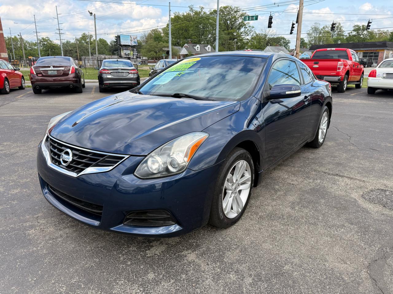 Nissan Altima 2dr Cpe I4 CVT 2.5 S 2011