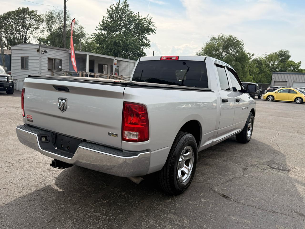 RAM 1500 2WD Quad Cab 140.5" ST 2011