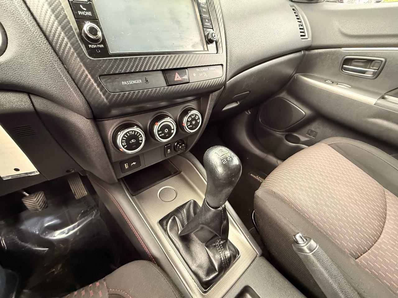 Mitsubishi Outlander Sport ES 2.0 CVT 2018