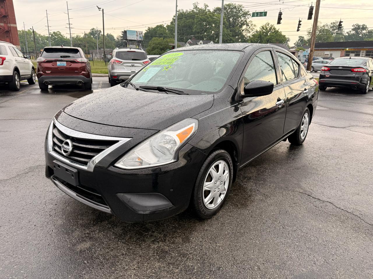 Nissan Versa 4dr Sdn CVT 1.6 SV 2016