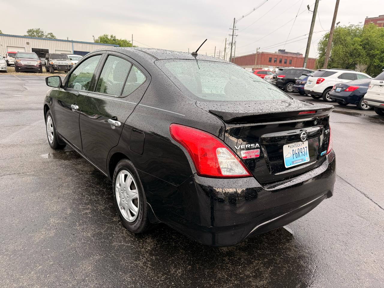 Nissan Versa 4dr Sdn CVT 1.6 SV 2016