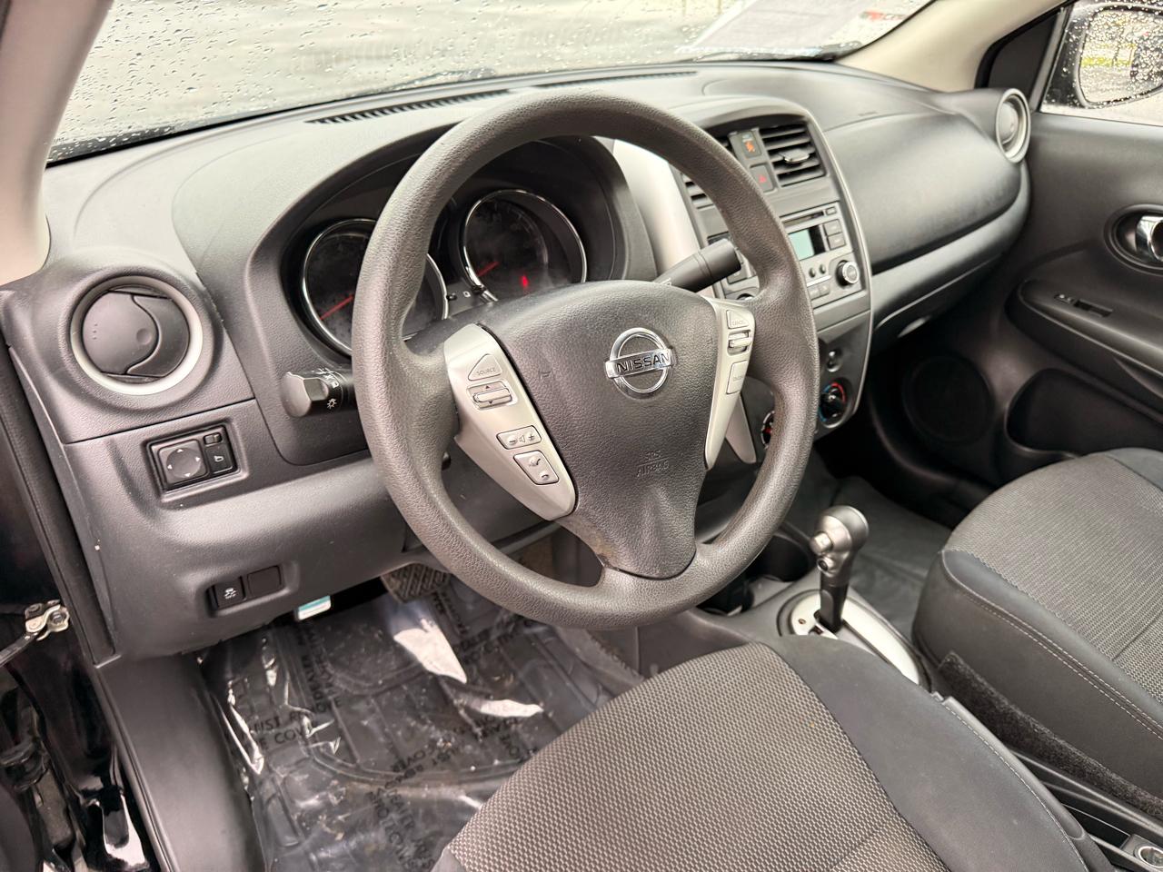Nissan Versa 4dr Sdn CVT 1.6 SV 2016