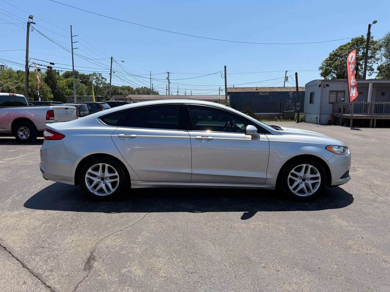 Ford Fusion 4dr Sdn SE FWD 2016