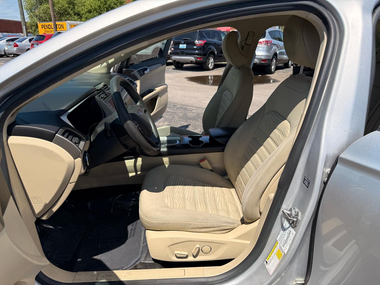 Ford Fusion 4dr Sdn SE FWD 2016
