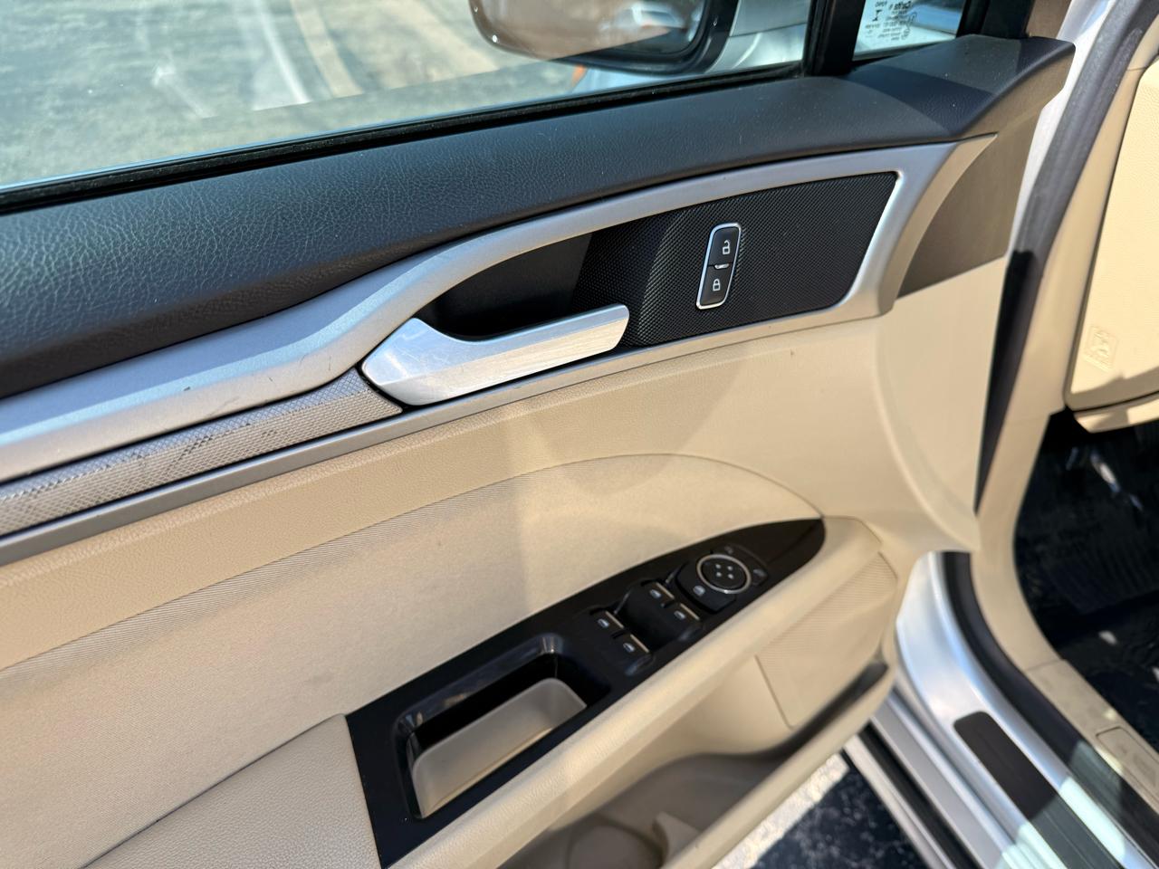 Ford Fusion 4dr Sdn SE FWD 2016