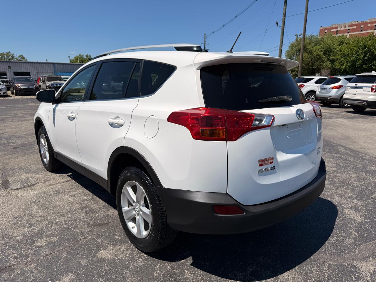 Toyota RAV4 AWD 4dr XLE (Natl) 2013