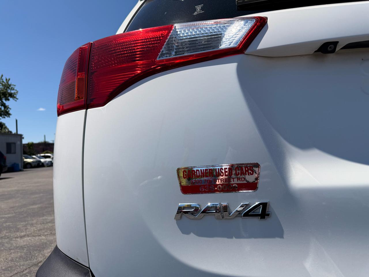 Toyota RAV4 AWD 4dr XLE (Natl) 2013