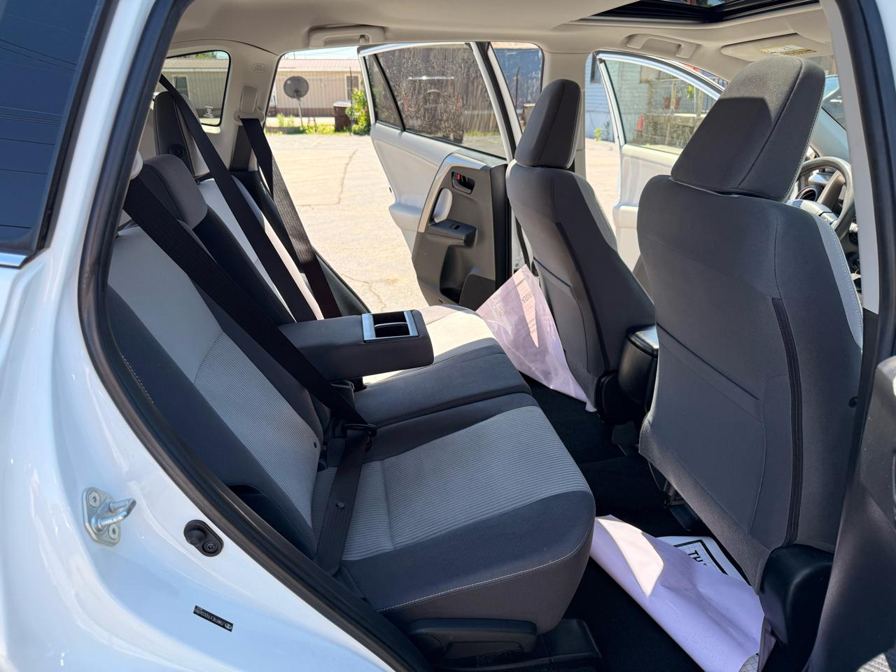 Toyota RAV4 AWD 4dr XLE (Natl) 2013
