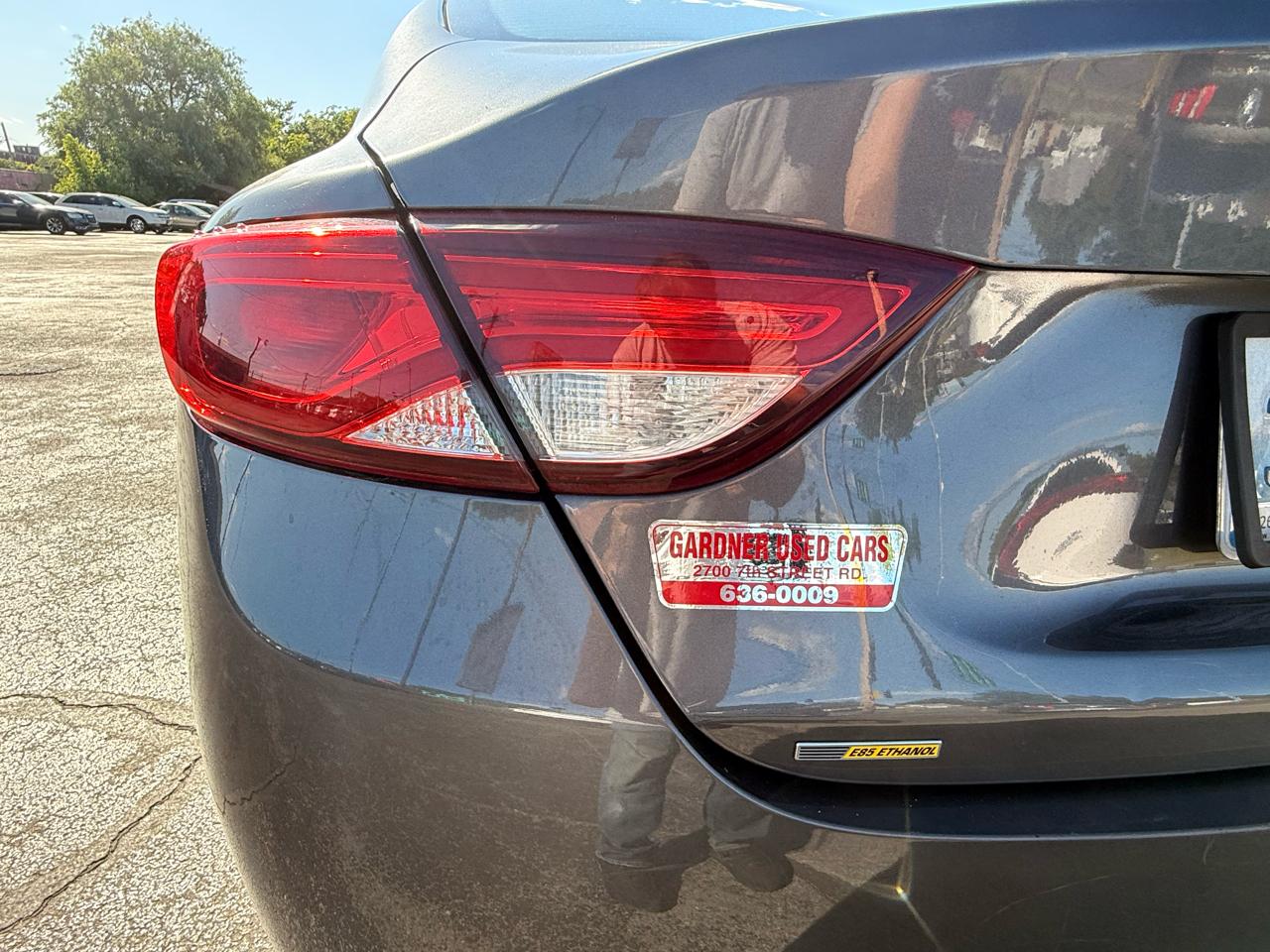 Chrysler 200 4dr Sdn Limited FWD 2015