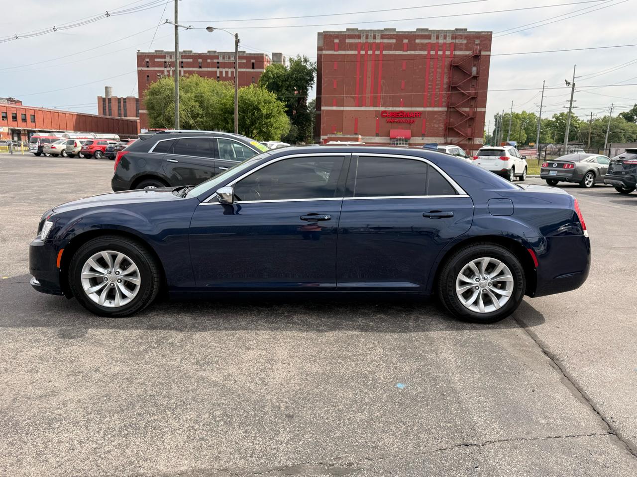 Chrysler 300 4dr Sdn Anniversary Edition RWD 2016