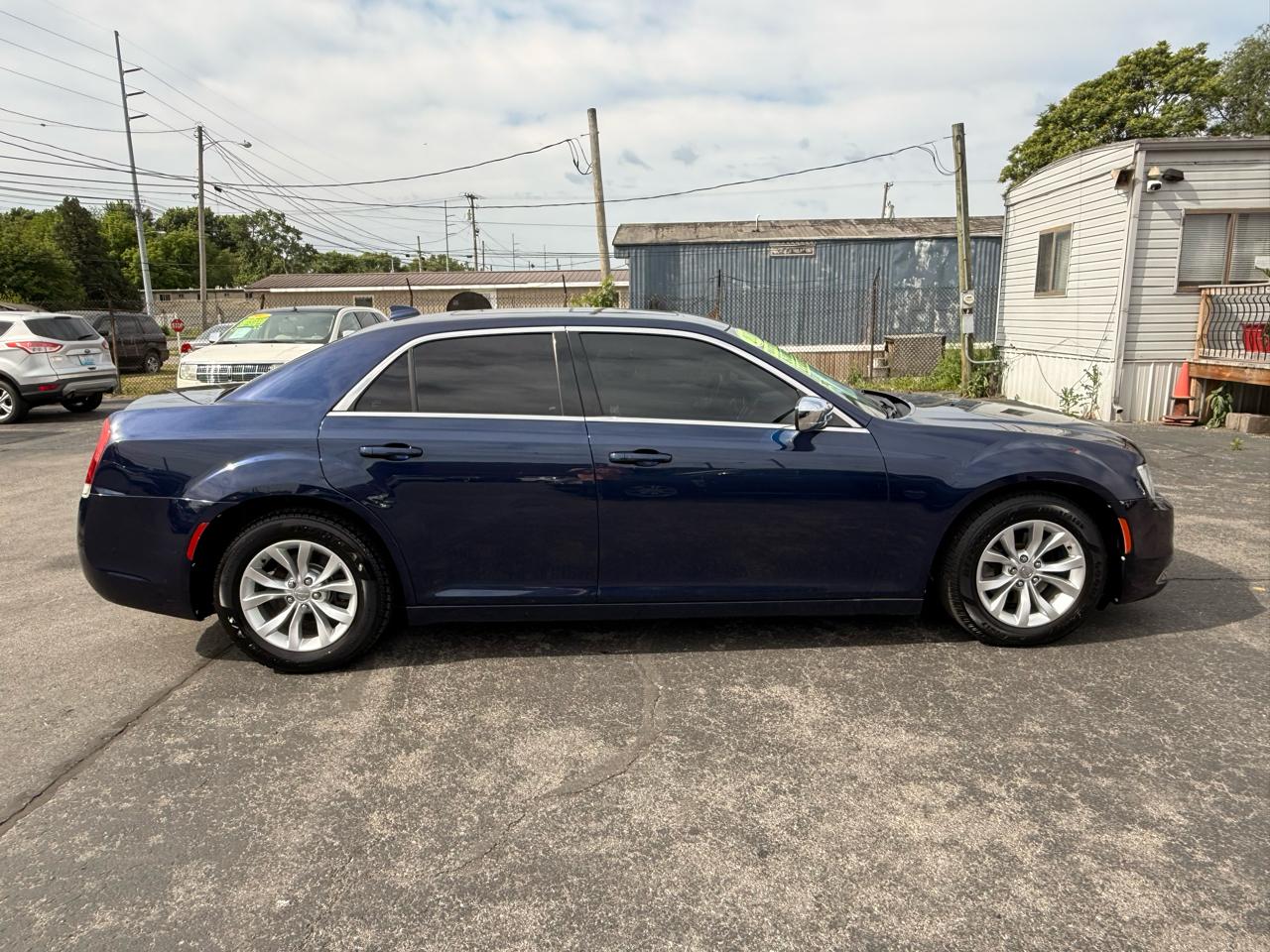 Chrysler 300 4dr Sdn Anniversary Edition RWD 2016