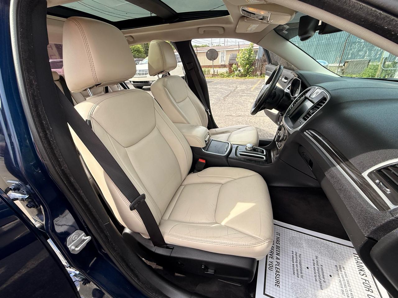 Chrysler 300 4dr Sdn Anniversary Edition RWD 2016