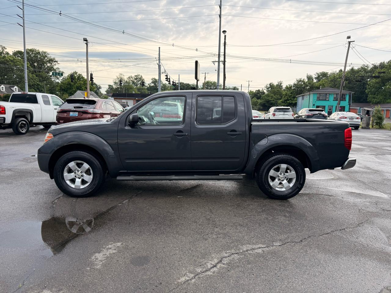 Nissan Frontier 2WD Crew Cab SWB Auto SV 2013