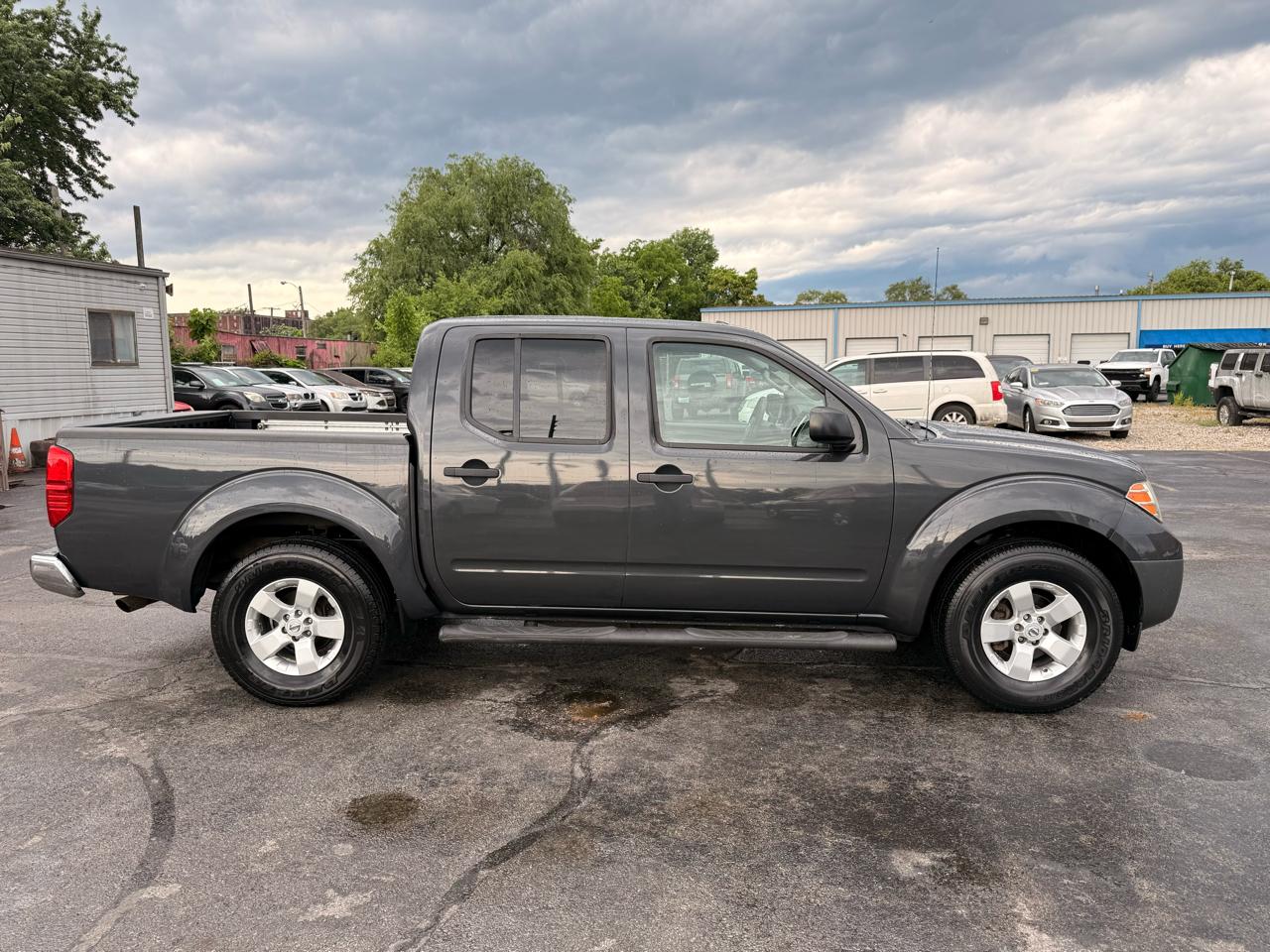 Nissan Frontier 2WD Crew Cab SWB Auto SV 2013