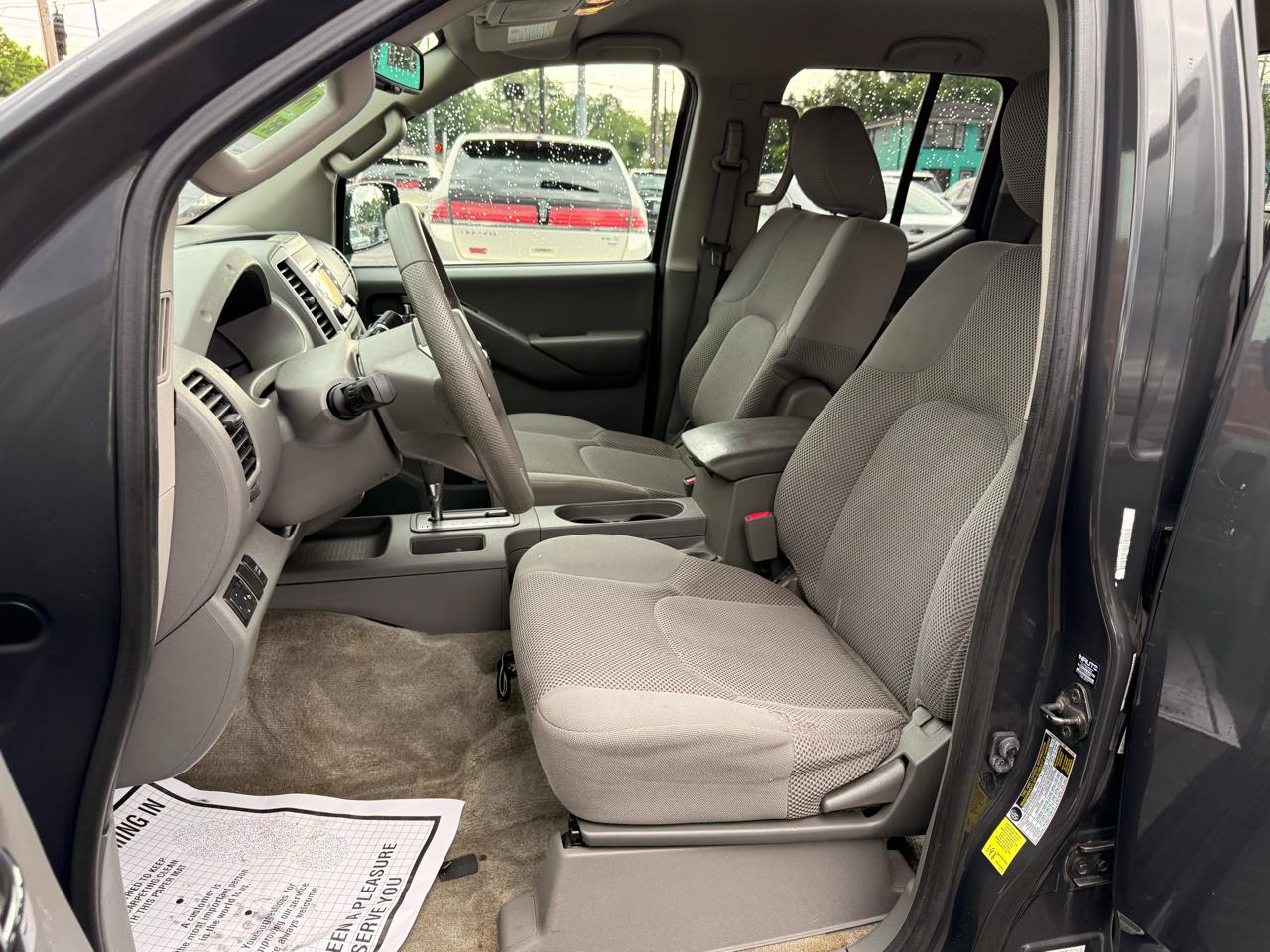 Nissan Frontier 2WD Crew Cab SWB Auto SV 2013