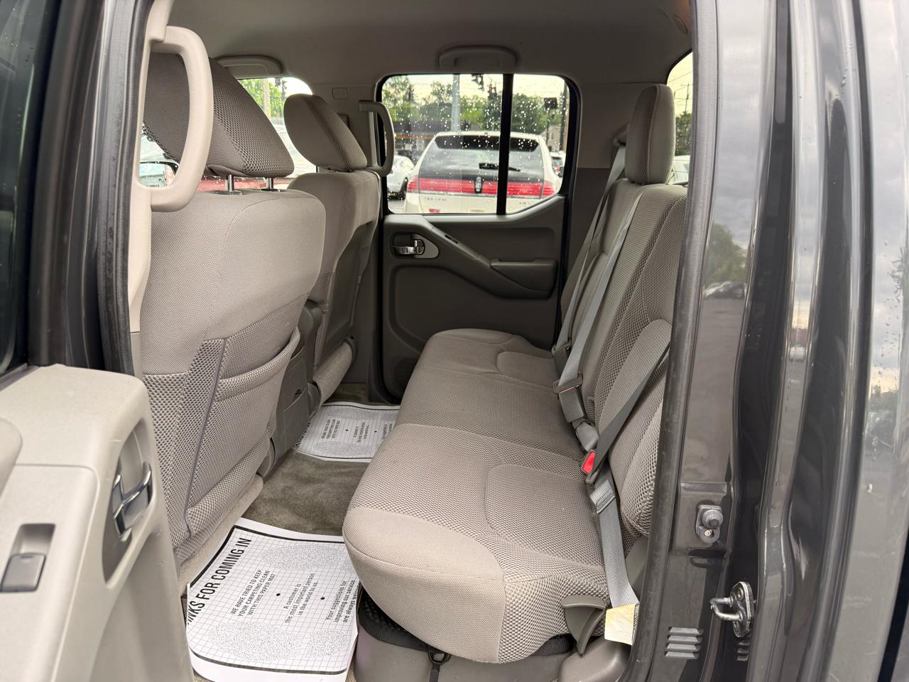 Nissan Frontier 2WD Crew Cab SWB Auto SV 2013
