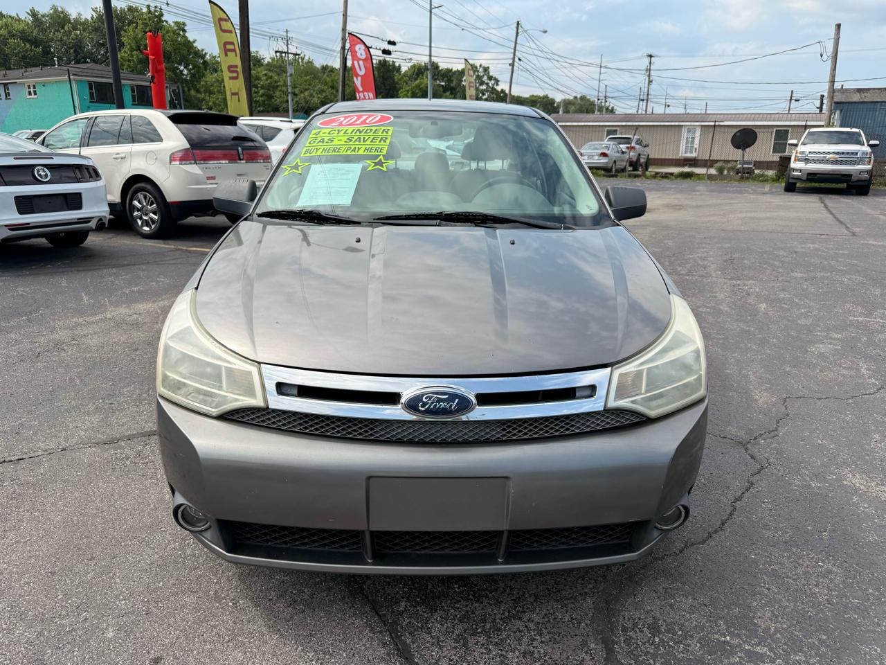 Ford Focus 4dr Sdn SE 2010