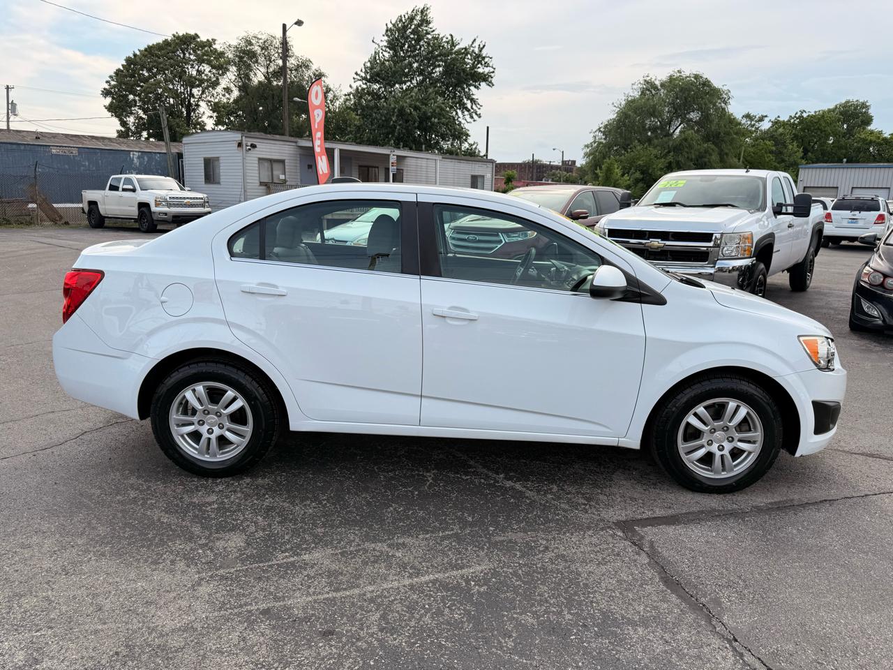 Chevrolet Sonic 4dr Sdn Auto LT 2015