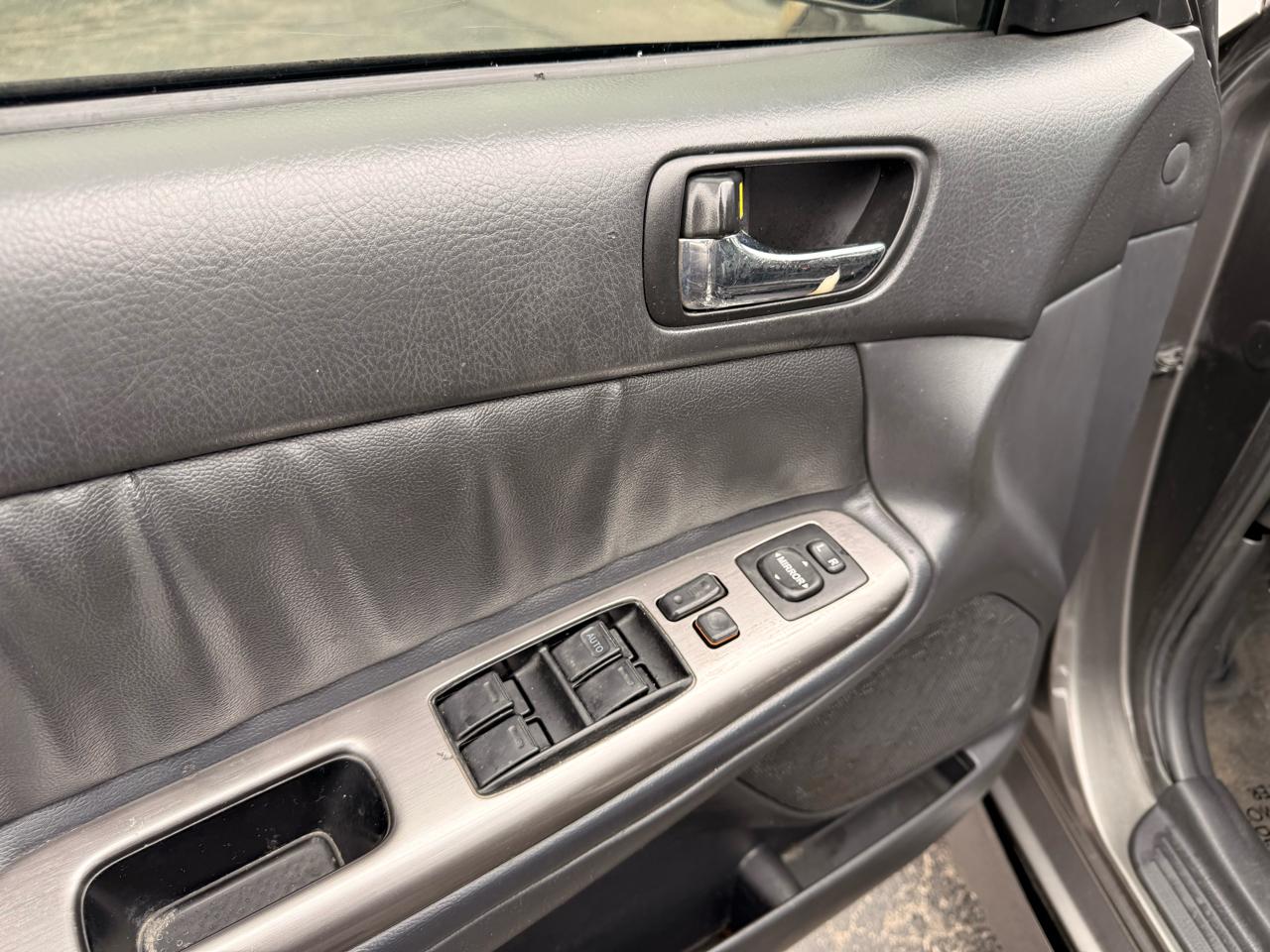 Toyota Camry 4dr Sdn SE V6 Auto (Natl) 2005