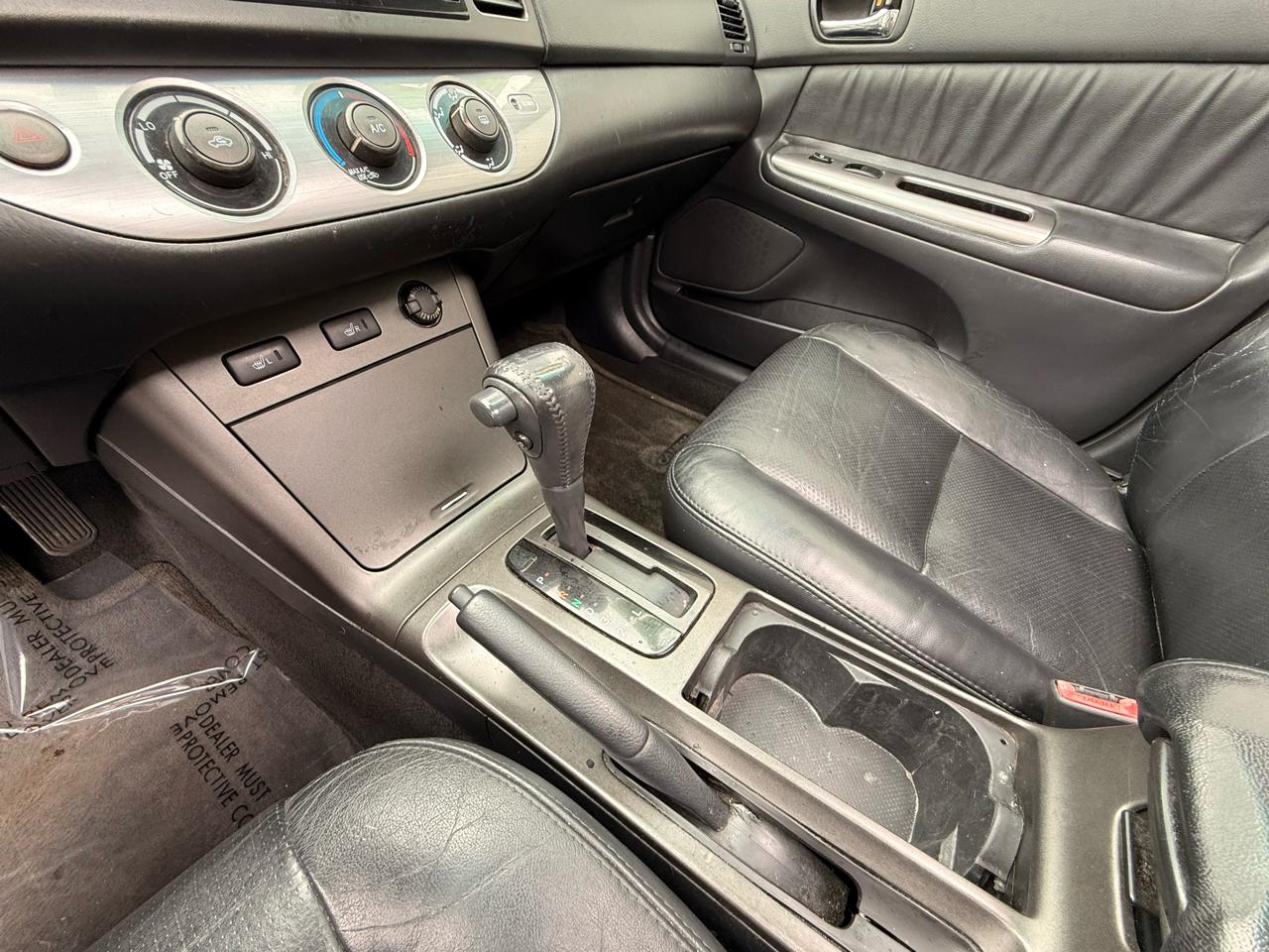 Toyota Camry 4dr Sdn SE V6 Auto (Natl) 2005