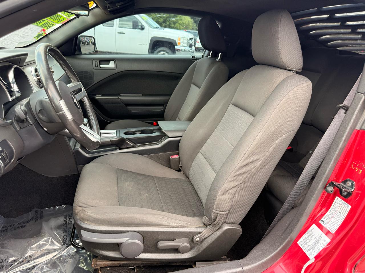 Ford Mustang 2dr Cpe Standard 2006