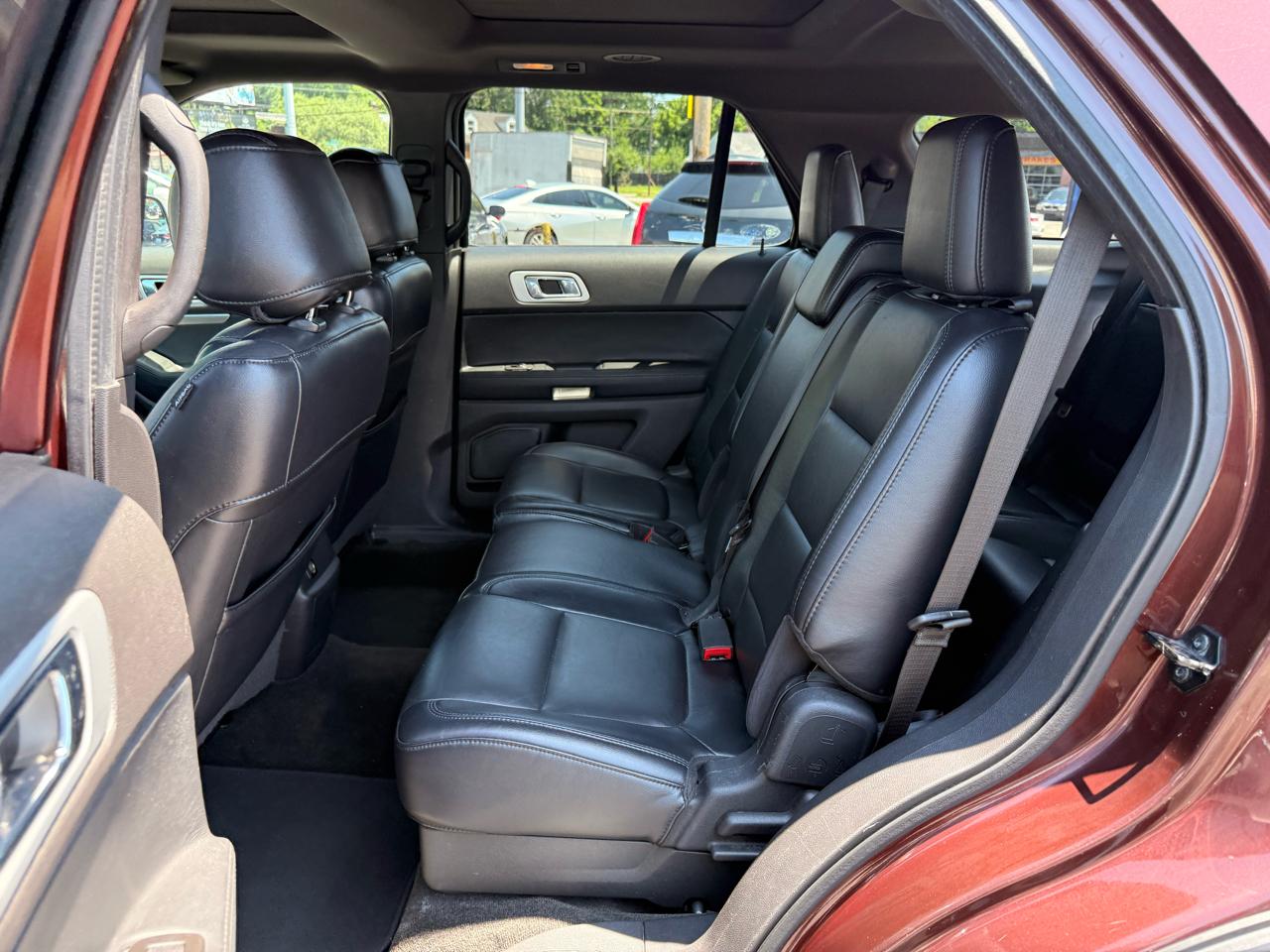 Ford Explorer FWD 4dr XLT 2012