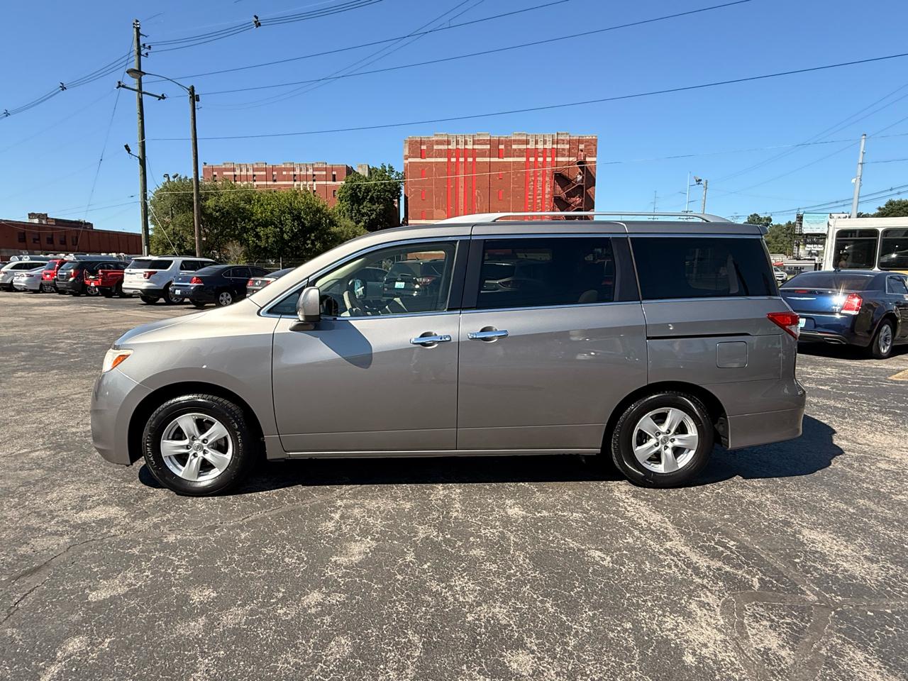 Nissan Quest 4dr SV 2013