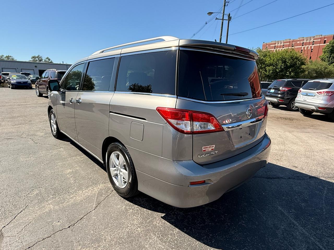 Nissan Quest 4dr SV 2013