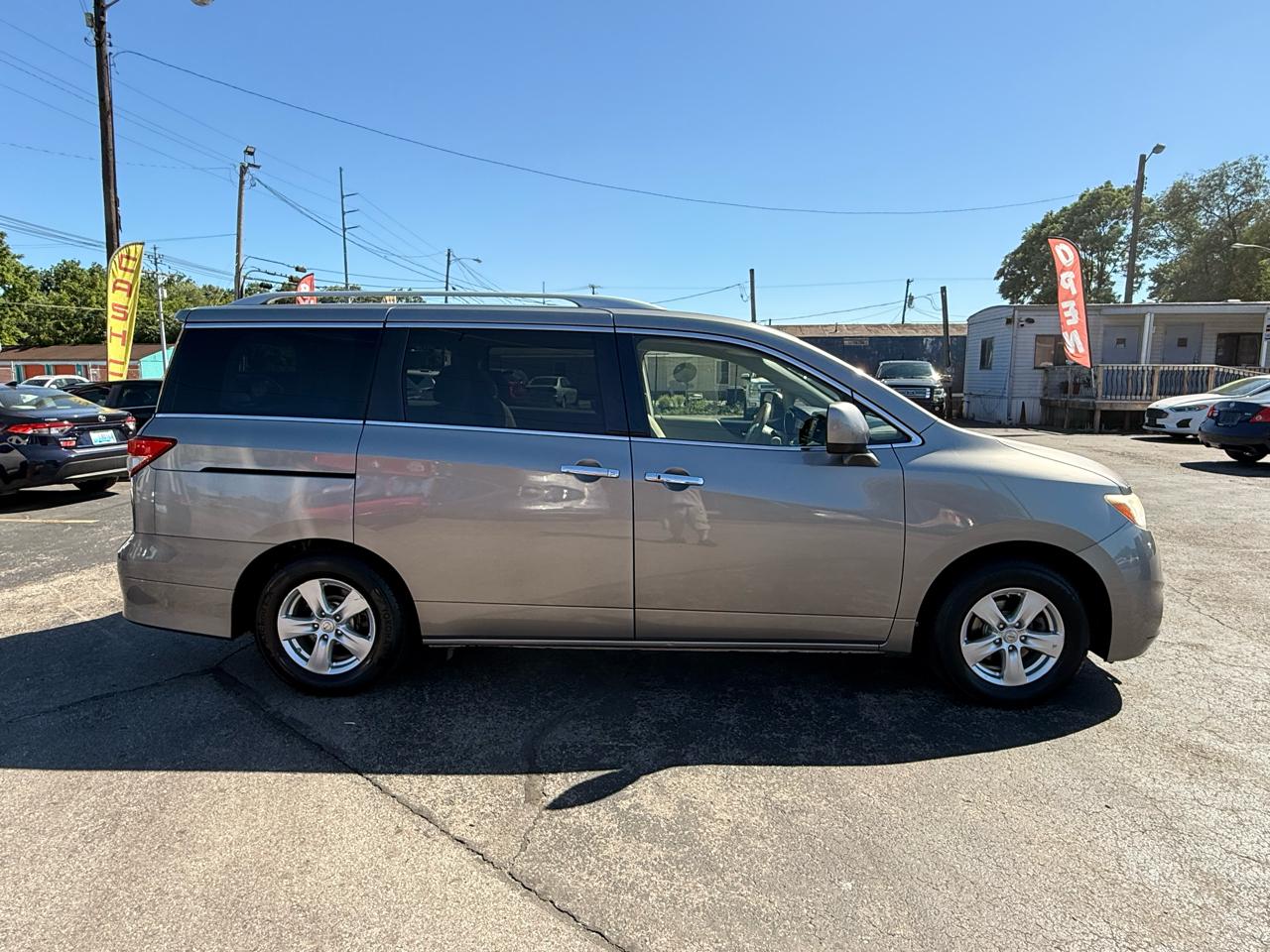 Nissan Quest 4dr SV 2013